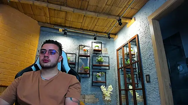 Snapshot of Tonny_Ferrer chatting on 24, 10, 2025 Tonny Ferrer online show from 24, 10, 2025