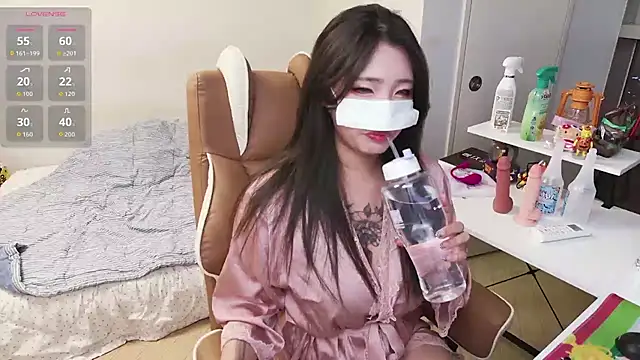 Milk Sola online show from 15, 11, 2025