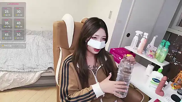 Milk Sola online show from 28, 11, 2025