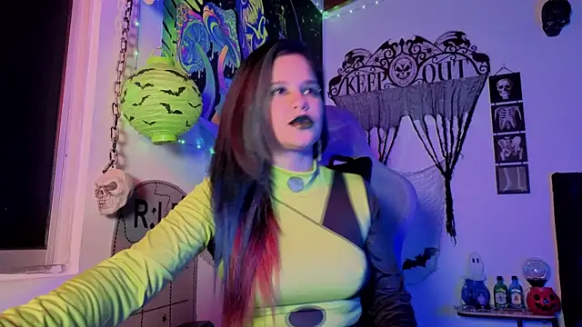 Snapshot of AshGraven chatting on 28, 10, 2025 AshGraven online show from 28, 10, 2025