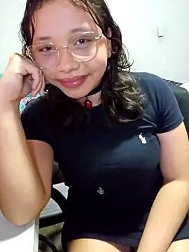 Snapshot of Sapphire024 chatting on 25, 10, 2025 Sapphire024 online show from 25, 10, 2025