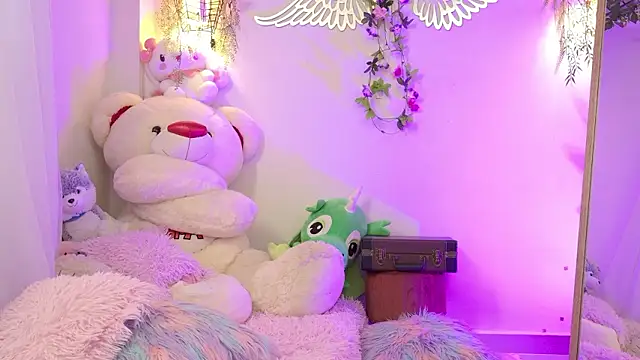 ISA NIXON online show from 6, 3, 2026