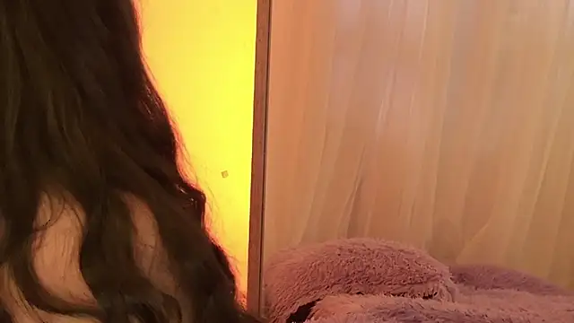 ISA NIXON online show from 17, 4, 2026