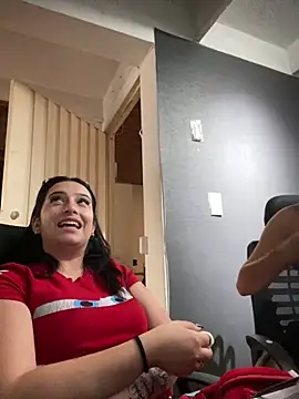 Kloe Novoa online show from 4, 2, 2026