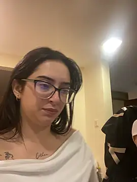 Kloe Novoa online show from 4, 3, 2026