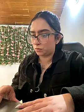 Snapshot of Kloe_Novoa chatting on 29, 10, 2025 Kloe Novoa online show from 29, 10, 2025