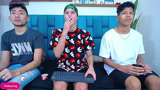 Hot Boys Latinos X online show from 18, 4, 2026