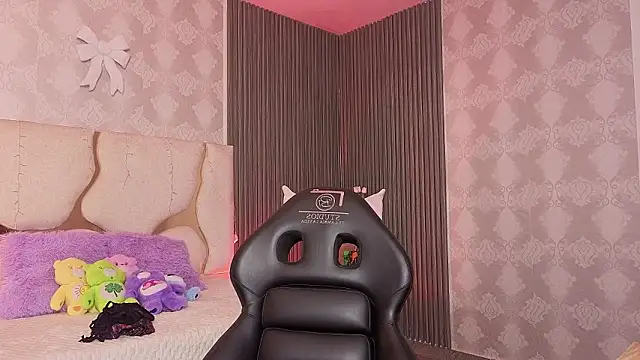 MAIILY TAY online show from 9, 2, 2026