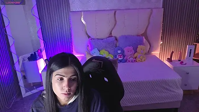 MAIILY TAY online show from 13, 1, 2026