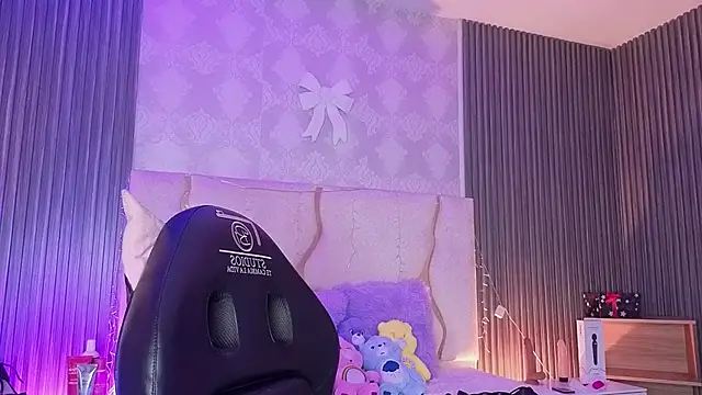 MAIILY TAY online show from 14, 1, 2026