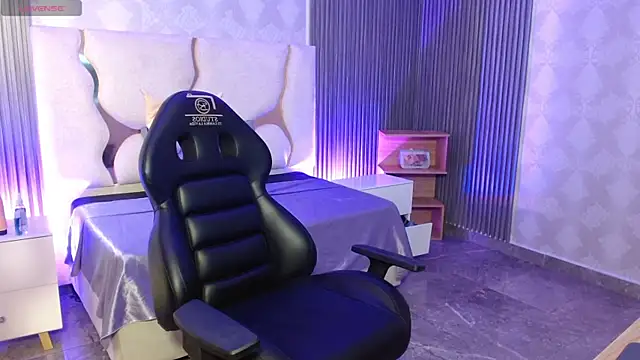 MAIILY TAY online show from 19, 11, 2025