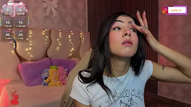 MAIILY TAY online show from 4, 3, 2026