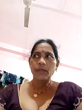 Snapshot of Indiangueen chatting on 27, 10, 2025 Indiangueen online show from 27, 10, 2025