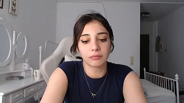 Snapshot of bellefleurrr chatting on 24, 6, 2026 bellefleurrr online show from 24, 6, 2026
