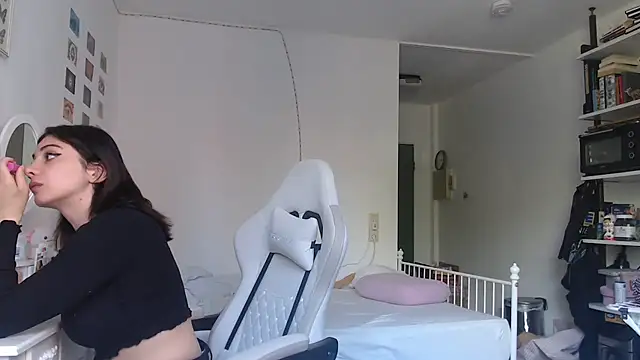 bellefleurrr online show from 13, 5, 2026