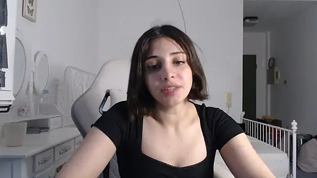 Snapshot of bellefleurrr chatting on 4, 7, 2026 bellefleurrr online show from 4, 7, 2026