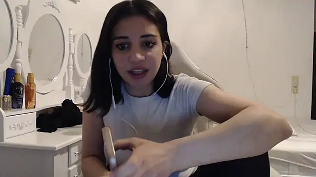 bellefleurrr online show from 15, 4, 2026