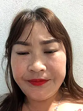 Snapshot of bombom1x chatting on 26, 10, 2025 bombom1x online show from 26, 10, 2025