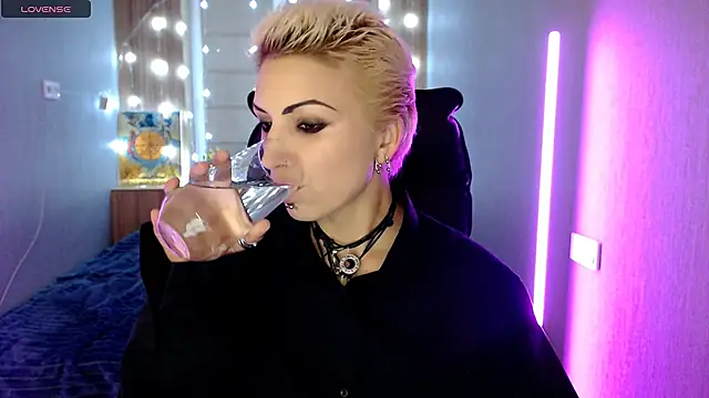 Sweet-n-Strong online show from 28, 11, 2025