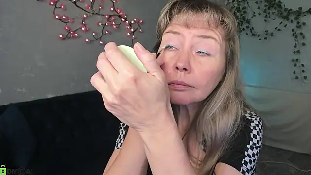 Carla Vogue online show from 23, 11, 2025