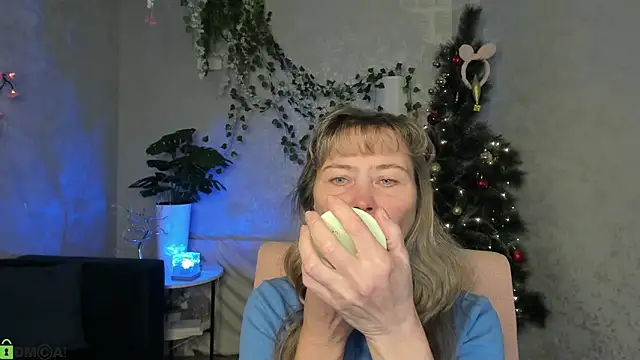 Carla Vogue online show from 14, 12, 2025