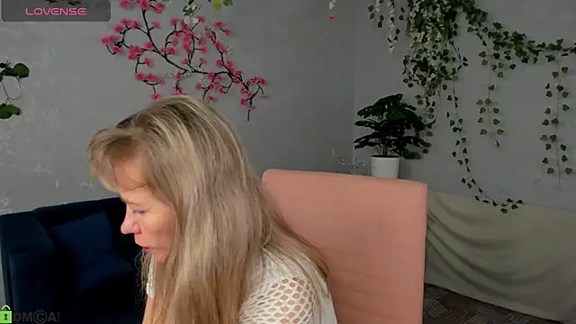 Carla Vogue online show from 16, 11, 2025