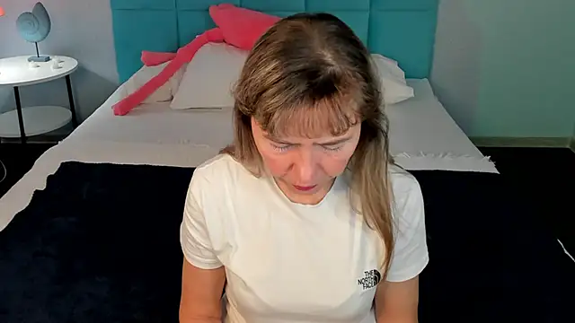 Carla Vogue online show from 8, 11, 2025