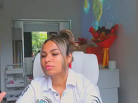 diosadeluniverso online show from 17, 3, 2026