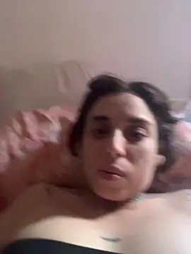 Snapshot of gigi333regi chatting on 21, 11, 2025 gigi333regi online show from 21, 11, 2025