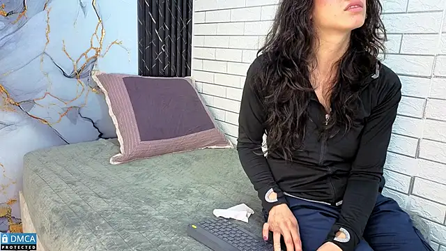 eva delight  online show from 26, 3, 2026