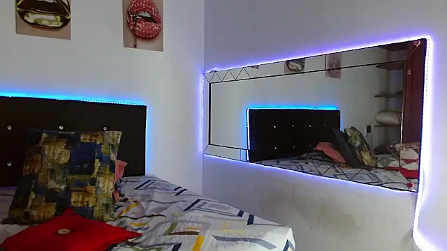 antonella pink2 online show from 31, 10, 2025