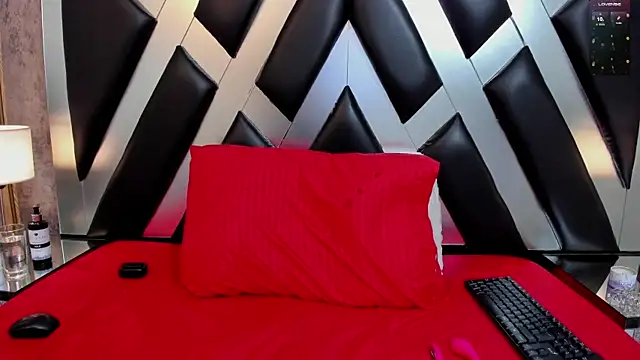 CloePerson online show from 5, 2, 2026