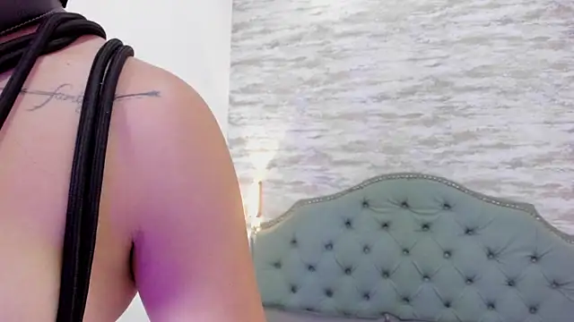 PariisTaylor online show from 10, 11, 2025