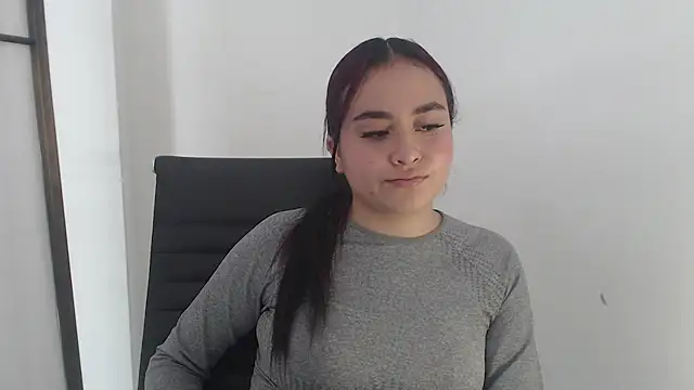 Snapshot of MilaStar2 chatting on 24, 10, 2025 MilaStar2 online show from 24, 10, 2025