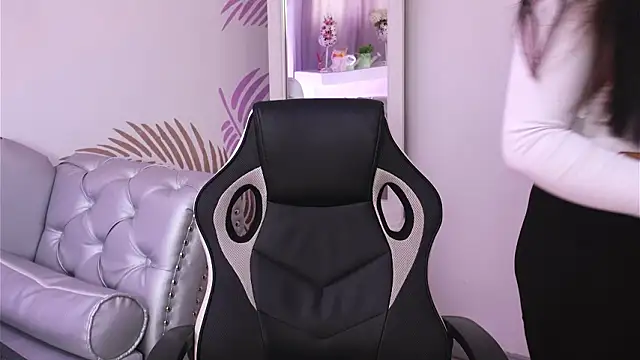 Isabelle Lane online show from 5, 3, 2026