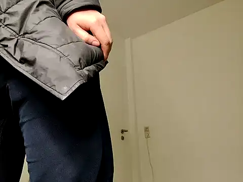 Snapshot of stripcumboy chatting on 7, 11, 2025 stripcumboy online show from 7, 11, 2025