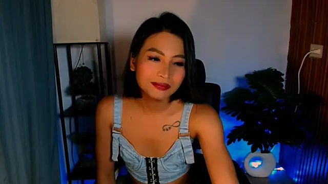 Snapshot of YourPrettyBella_TS chatting on 7, 6, 2026 YourPrettyBella TS online show from 7, 6, 2026