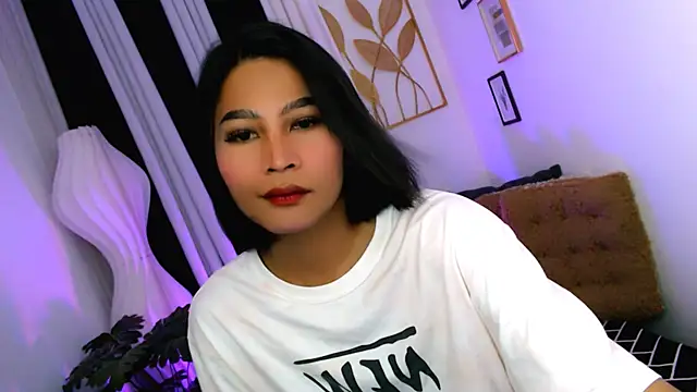 Snapshot of YourPrettyBella_TS chatting on 22, 5, 2026 YourPrettyBella TS online show from 22, 5, 2026