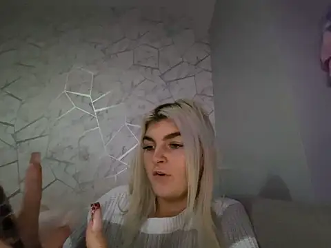 Snapshot of rosie-hipstergal chatting on 10, 11, 2025 rosie-hipstergal online show from 10, 11, 2025