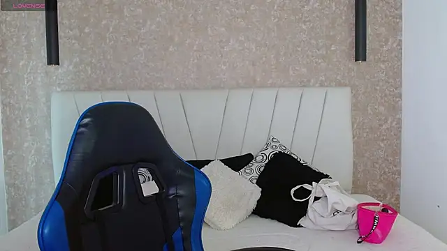 AliceSmity  online show from 7, 4, 2026