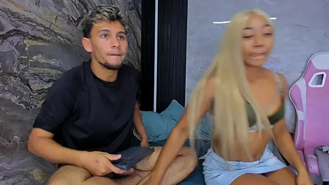 Snapshot of Skyyandsmith chatting on 28, 10, 2025 Skyyandsmith online show from 28, 10, 2025