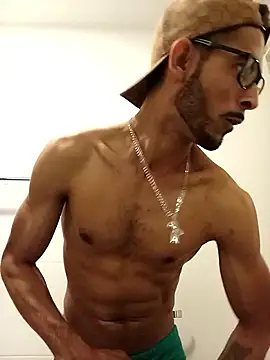 LeandroLima23Cm online show from 5, 11, 2025