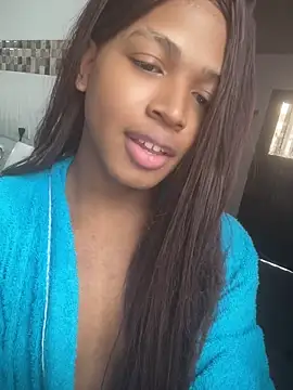 Snapshot of cherxyl_royal chatting on 29, 4, 2026 cherxyl royal online show from 29, 4, 2026