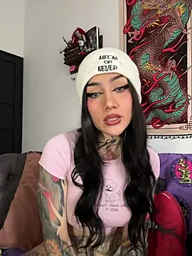 Snapshot of NinaHex chatting on 2, 12, 2025 NinaHex online show from 2, 12, 2025