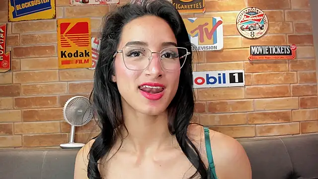 foxy sharlotte online show from 18, 4, 2026