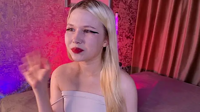 Snapshot of VivieSunn chatting on 26, 5, 2026 VivieSunn online show from 26, 5, 2026