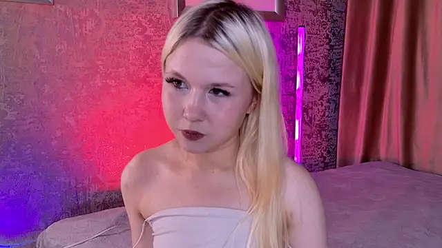 Snapshot of VivieSunn chatting on 31, 5, 2026 VivieSunn online show from 31, 5, 2026
