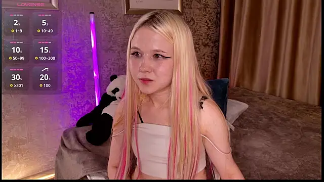 Snapshot of VivieSunn chatting on 30, 4, 2026 VivieSunn online show from 30, 4, 2026