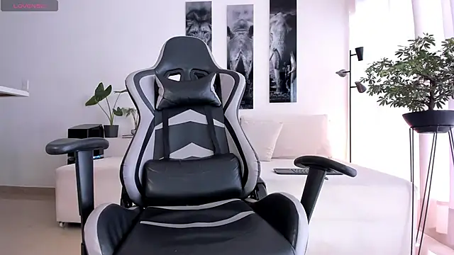 IamKael  online show from 5, 12, 2025