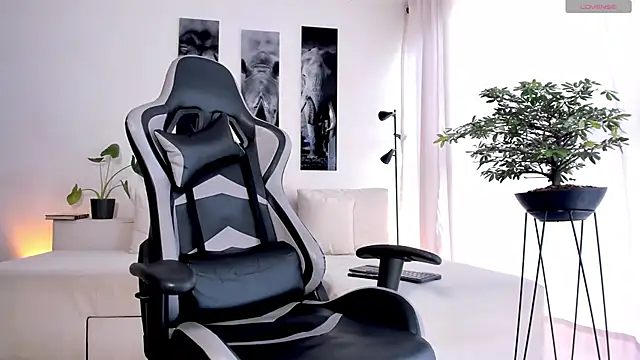 IamKael  online show from 7, 11, 2025